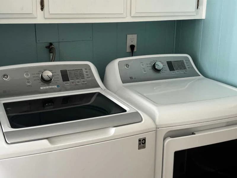 Beautifully remodeled in village green!  home features