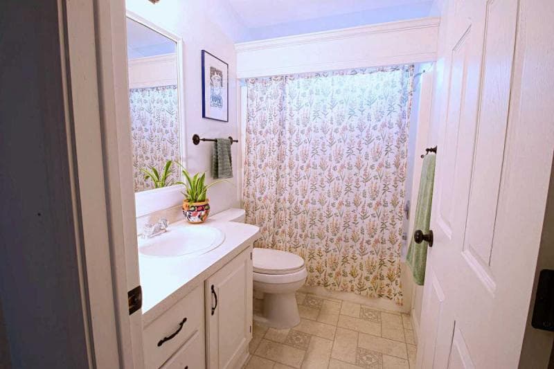 Nicely upgraded home in poway's poinsettia family  home features