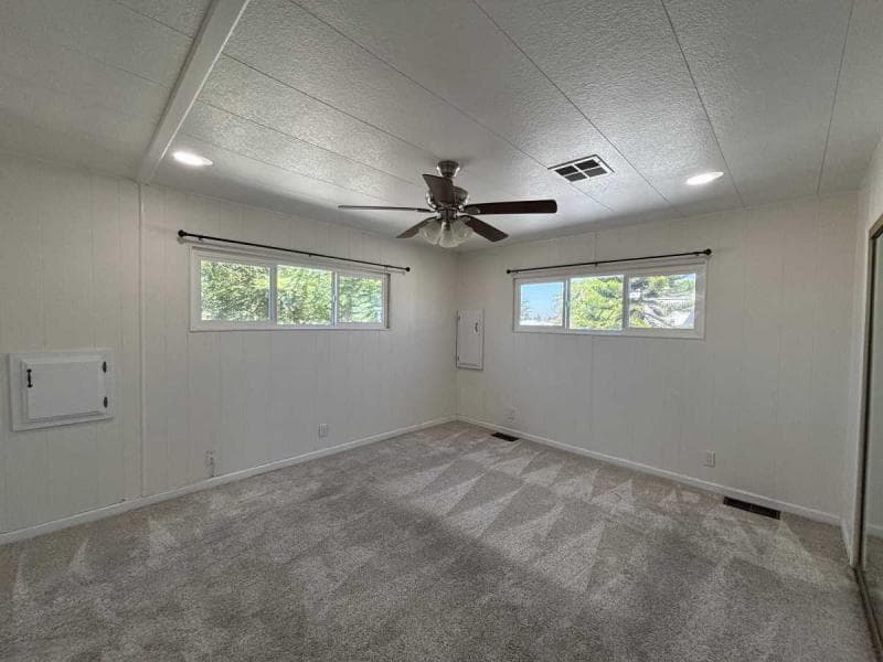 Beautifully remodeled in village green!  home features
