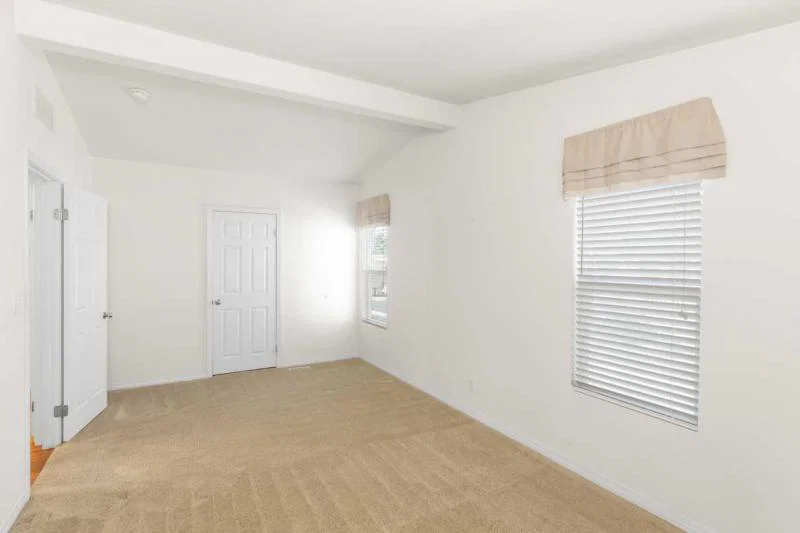 Affordable comfort in highly desirable poinsettia senior community  home features
