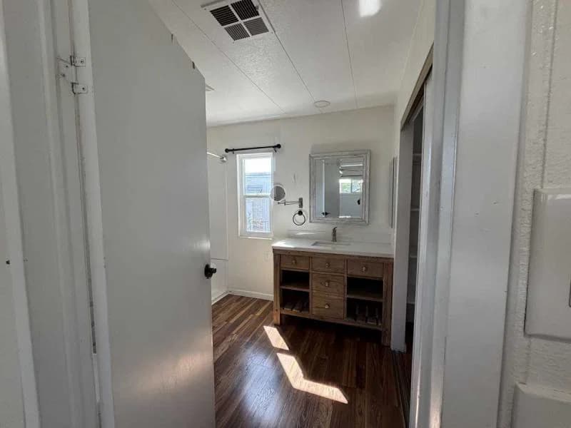Beautifully remodeled in village green!  home features