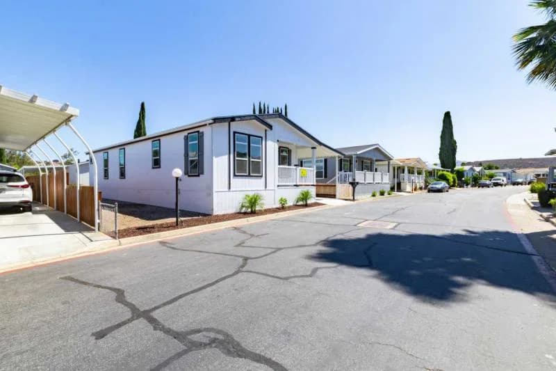 Spacious new living in poway!  home features