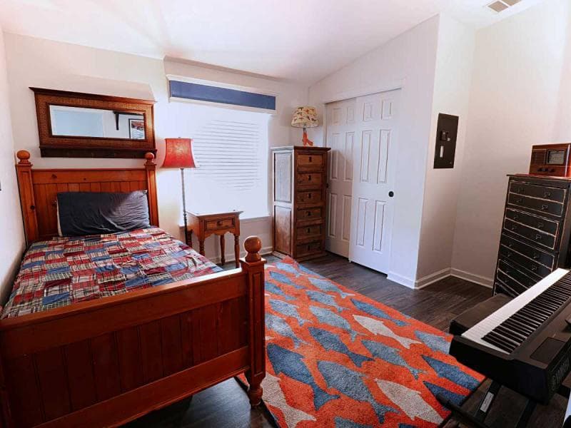 Nicely upgraded home in poway's poinsettia family  home features