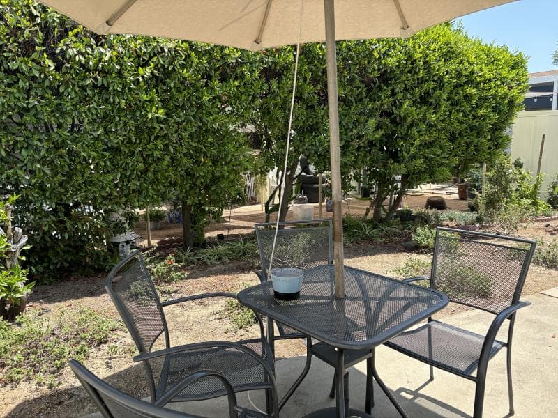 2 bedroom 2 bath home in the cliffs 55+  home features