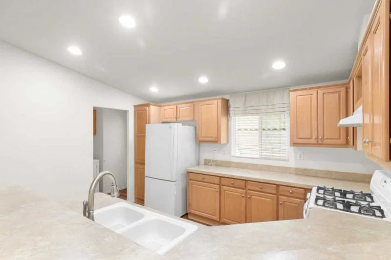 Affordable comfort in highly desirable poinsettia senior community  home features
