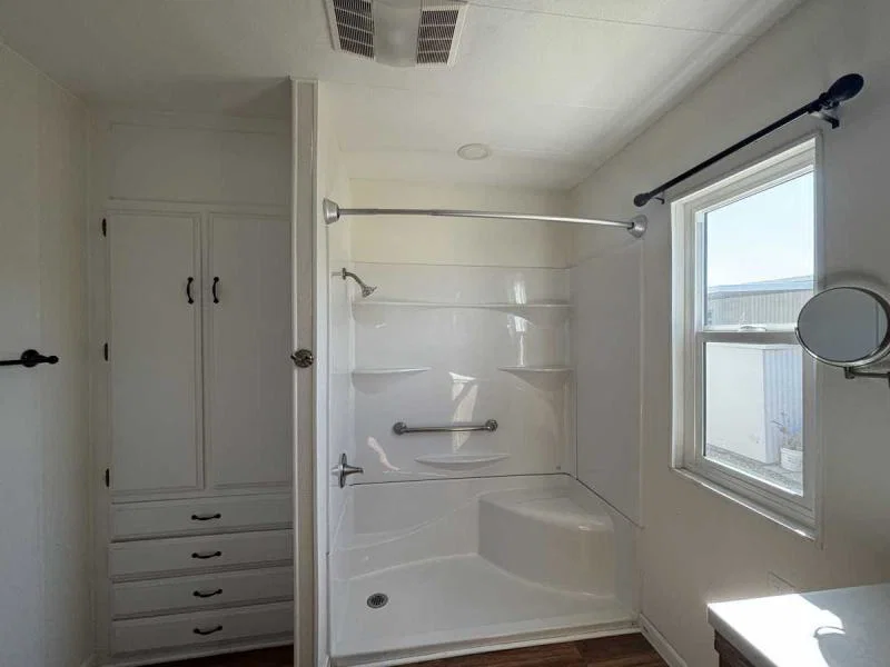 Beautifully remodeled in village green!  home features