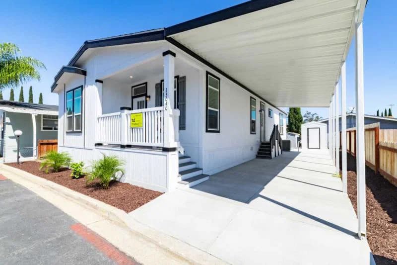Spacious new living in poway!  home features