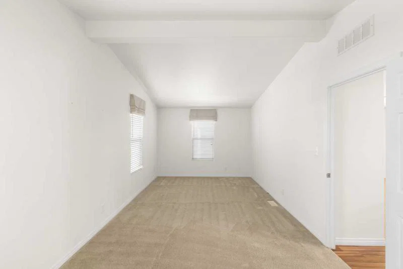 Affordable comfort in highly desirable poinsettia senior community  home features