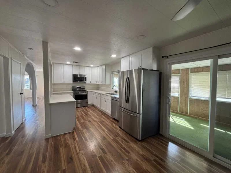 Beautifully remodeled in village green!  home features