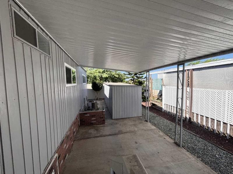 Beautifully remodeled in village green!  home features