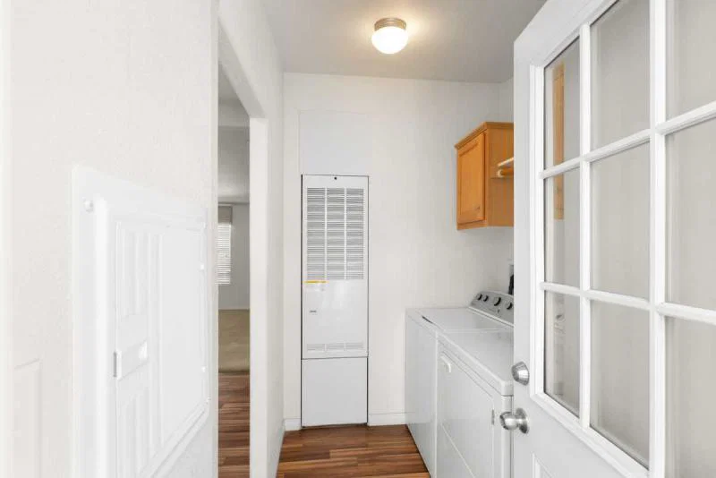 Affordable comfort in highly desirable poinsettia senior community  home features
