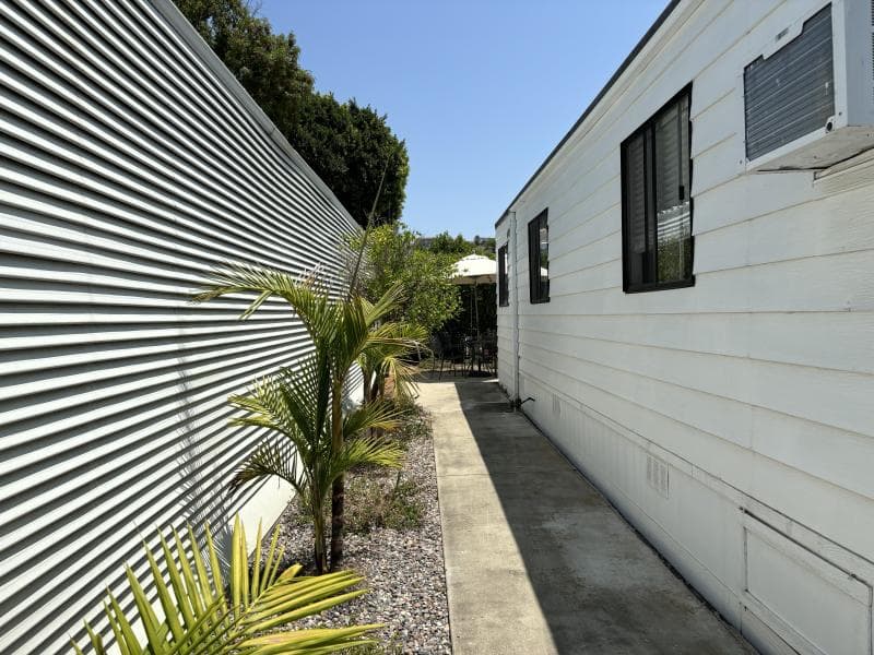 2 bedroom 2 bath home in the cliffs 55+  home features