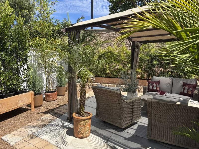 Private oasis on corner lot in the village green 55+  home features