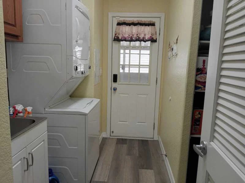 Beautiful corner lot in the woods  home features