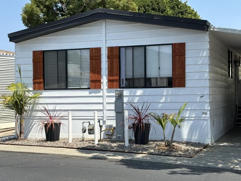 2 bedroom 2 bath home in the cliffs 55+  home features