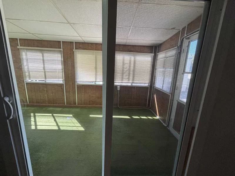 Beautifully remodeled in village green!  home features