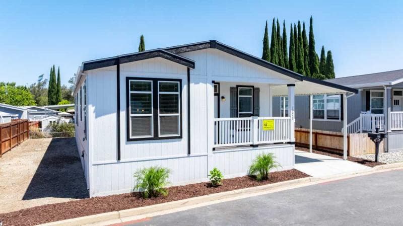 Spacious new living in poway!  home features