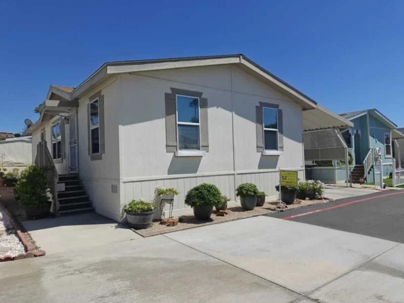 Affordable comfort in highly desirable poinsettia senior community hero home features