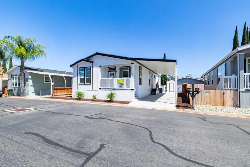 Spacious new living in poway!  home features