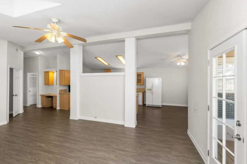 Beautiful spacious living in poway royal! interior home features