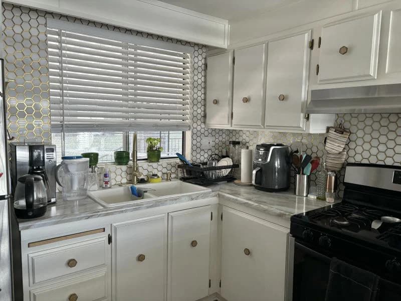 2 bedroom 2 bath home in the cliffs 55+  home features