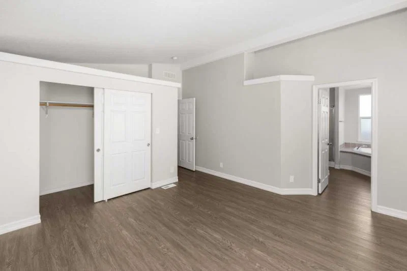 Beautiful spacious living in poway royal!  home features