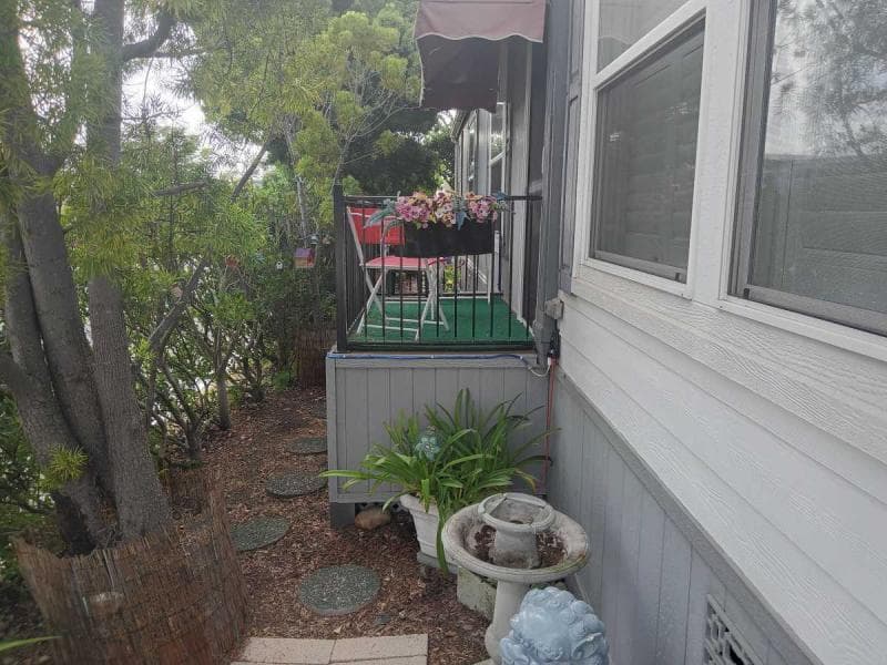 Beautiful corner lot in the woods  home features